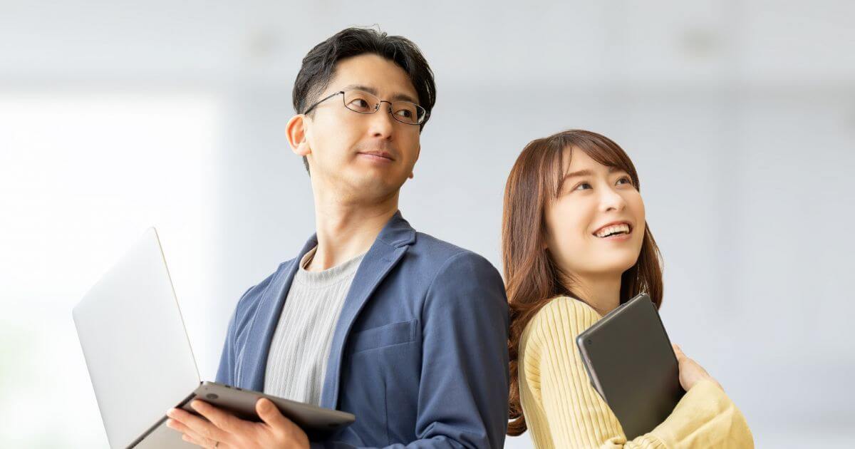 転職サイトと転職エージェントの違いを徹底比較!メリットと使い分け方を解説