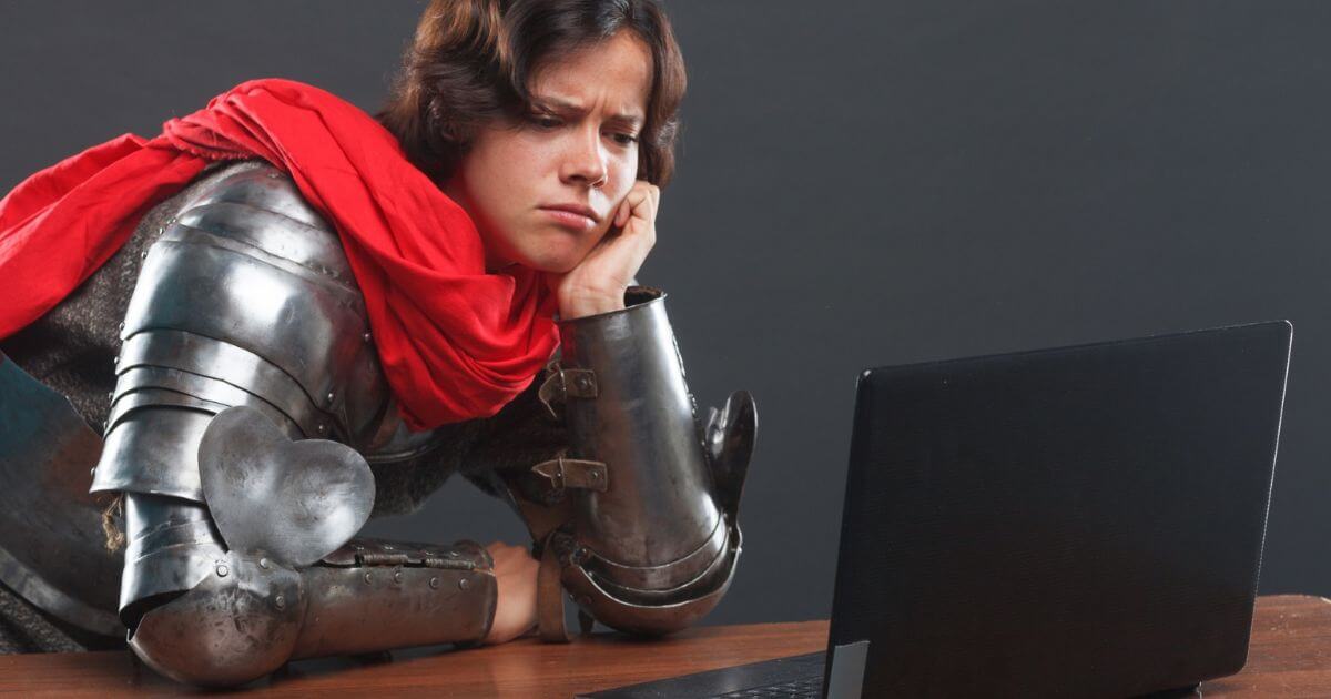 オンライン面接(Web面接)の服装はスーツ?女性・男性で注意すべきポイント