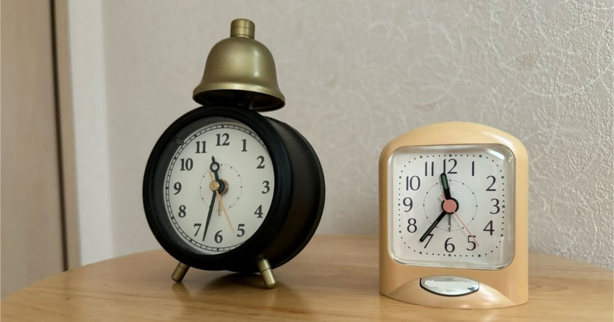 在籍期間(退職日と入社日)がかぶるのはあり?二重就労の問題と解決策