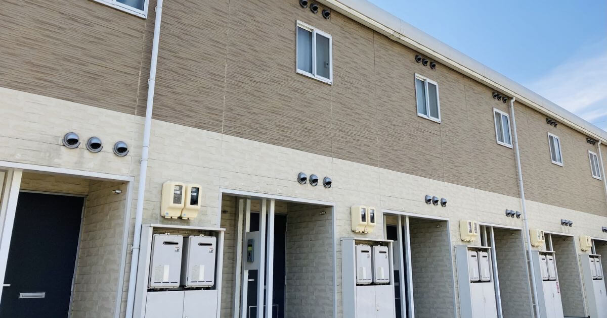 退職代行は社宅・寮住みでも使える?住み続ける方法と退去時の注意点